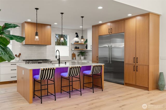 11204 108th Ave NE, Kirkland, WA 98033