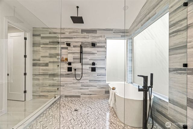 11204 108th Ave NE, Kirkland, WA 98033