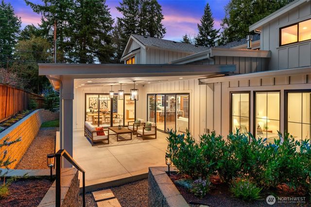 11204 108th Ave NE, Kirkland, WA 98033