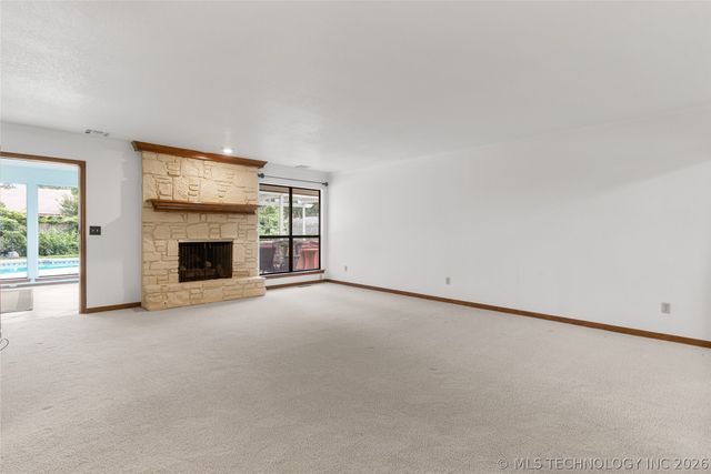 8713 S 69th East Avenue, Tulsa, OK 74133