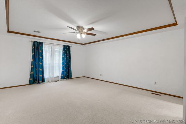 8713 S 69th East Avenue, Tulsa, OK 74133