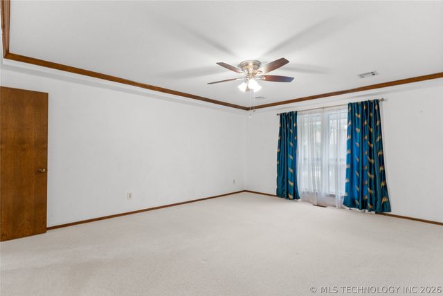 8713 S 69th East Avenue, Tulsa, OK 74133