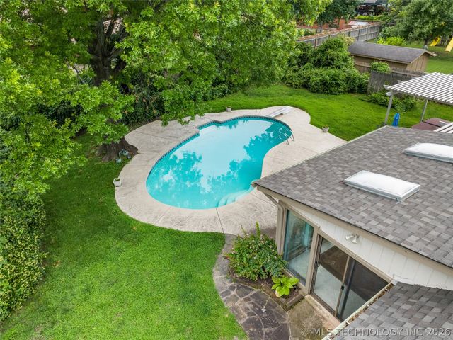 8713 S 69th East Avenue, Tulsa, OK 74133