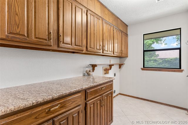 8713 S 69th East Avenue, Tulsa, OK 74133