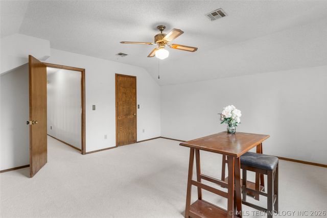 8713 S 69th East Avenue, Tulsa, OK 74133