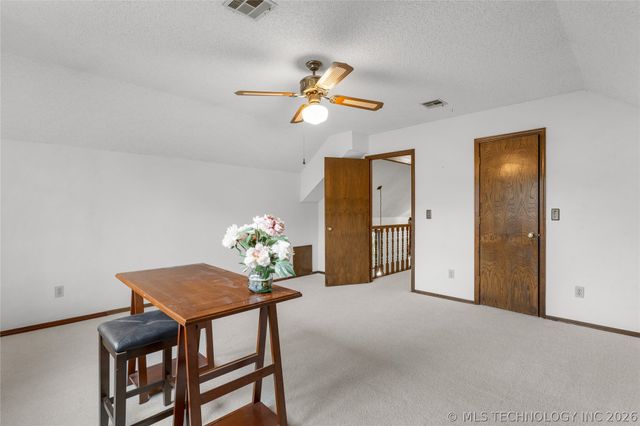 8713 S 69th East Avenue, Tulsa, OK 74133