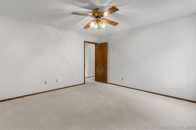 8713 S 69th East Avenue, Tulsa, OK 74133