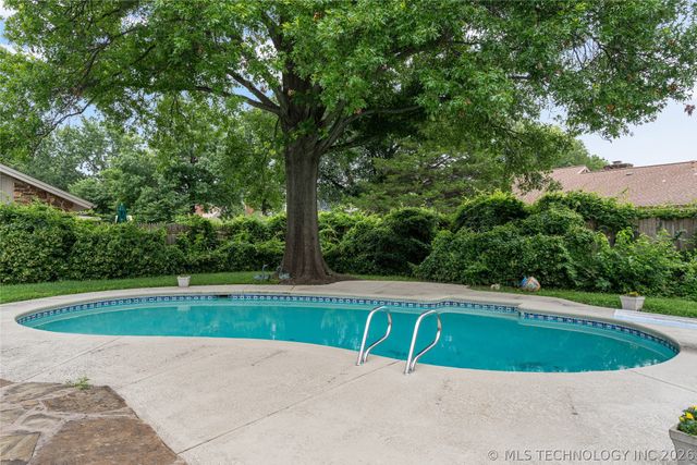 8713 S 69th East Avenue, Tulsa, OK 74133