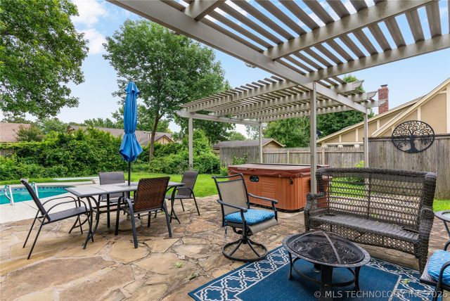 8713 S 69th East Avenue, Tulsa, OK 74133