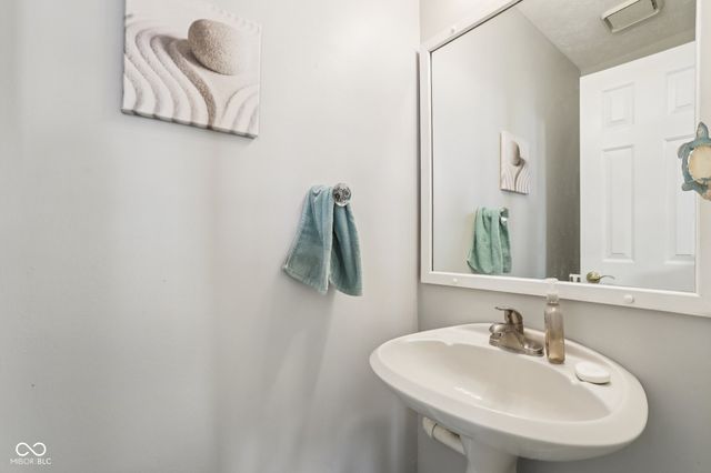 4720 Stoughton Court, Indianapolis, IN 46254