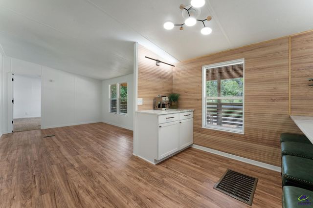 200 3rd Avenue, Bonaire, GA 31005