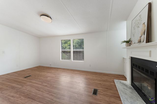 200 3rd Avenue, Bonaire, GA 31005