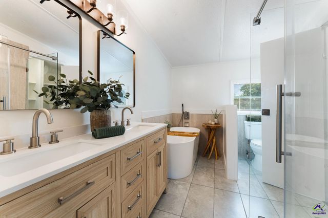 200 3rd Avenue, Bonaire, GA 31005