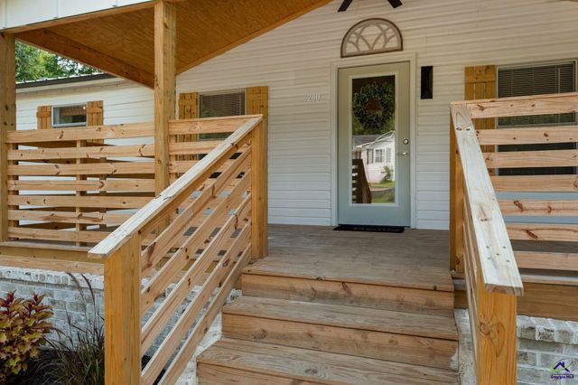 200 3rd Avenue, Bonaire, GA 31005
