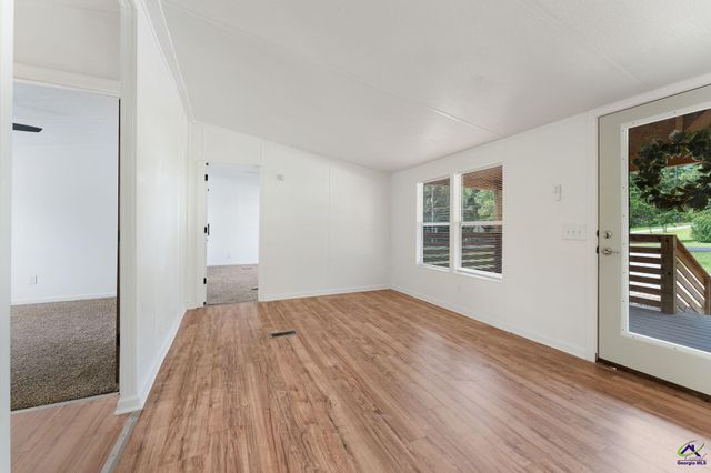 200 3rd Avenue, Bonaire, GA 31005