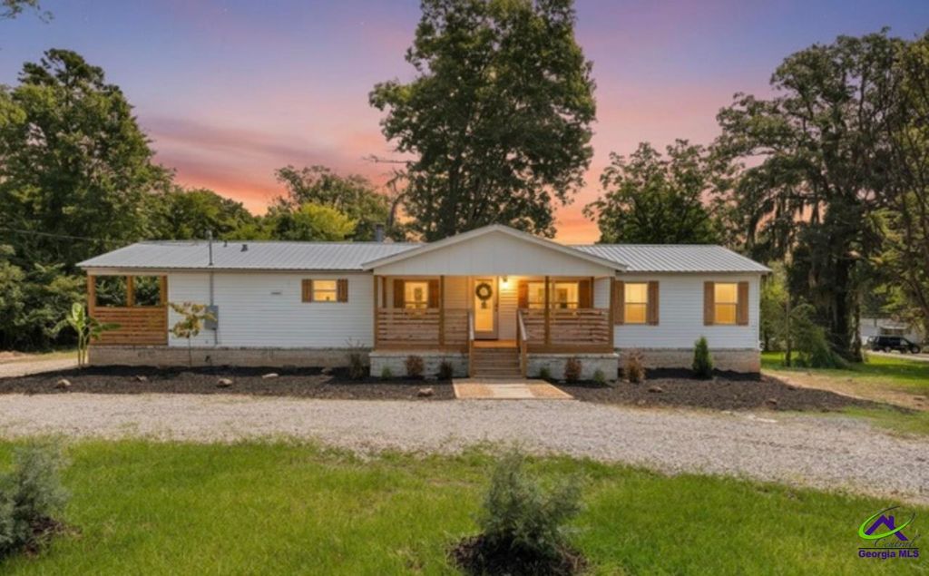 200 3rd Avenue, Bonaire, GA 31005