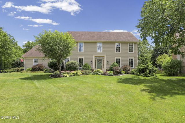 1252 Valley Bend Court, Perrysburg, OH 43551