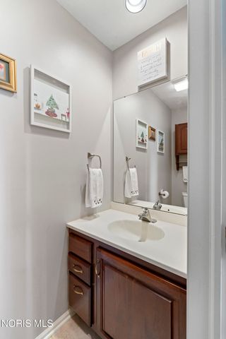 1252 Valley Bend Court, Perrysburg, OH 43551