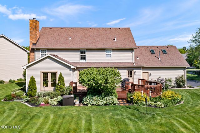 1252 Valley Bend Court, Perrysburg, OH 43551