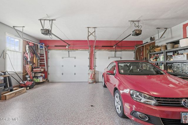 1252 Valley Bend Court, Perrysburg, OH 43551