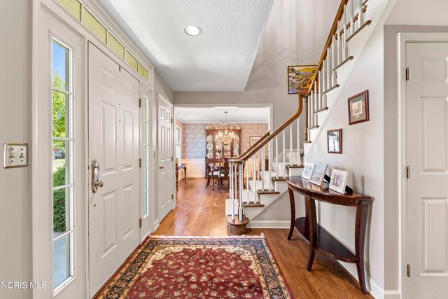 1252 Valley Bend Court, Perrysburg, OH 43551