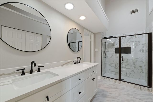 8818 Vinkins Road, Houston, TX 77071