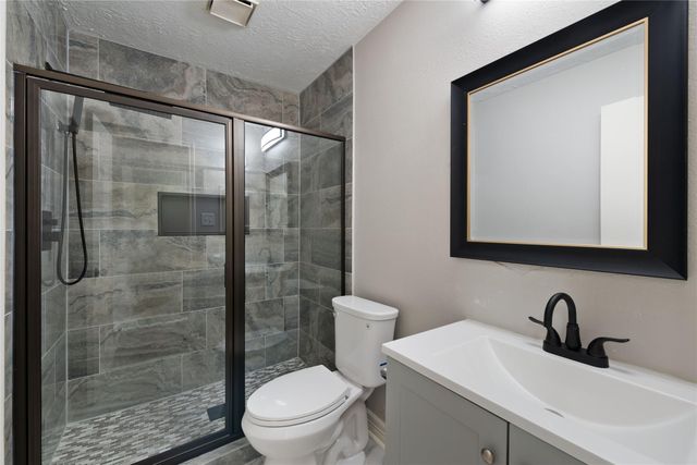 8818 Vinkins Road, Houston, TX 77071