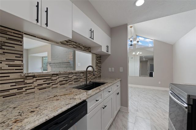 8818 Vinkins Road, Houston, TX 77071