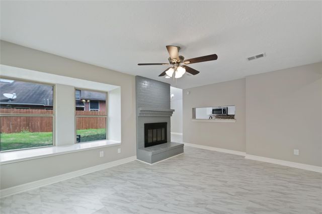 8818 Vinkins Road, Houston, TX 77071