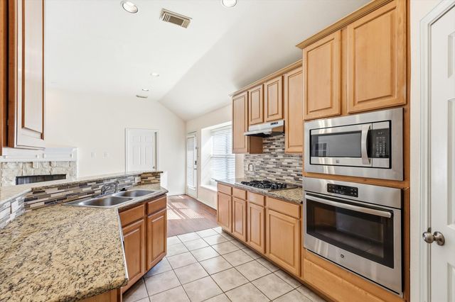 6208 Eagle Creek Drive, Flower Mound, TX 75028