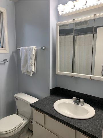 603 Thames Street 4, Newport, RI 02840