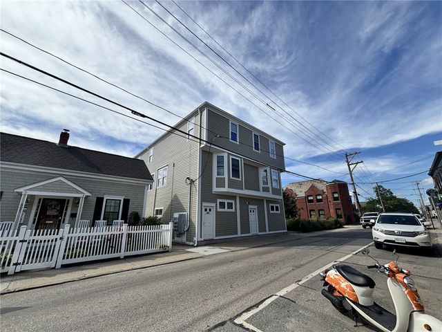 603 Thames Street 4, Newport, RI 02840