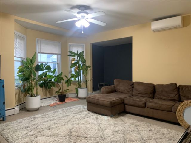 603 Thames Street 4, Newport, RI 02840