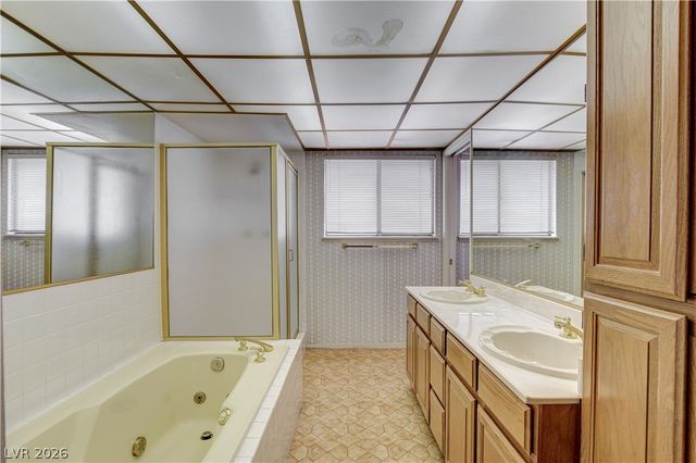 1751 East Reno Avenue 105, Las Vegas, NV 89119