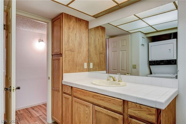 1751 East Reno Avenue 105, Las Vegas, NV 89119
