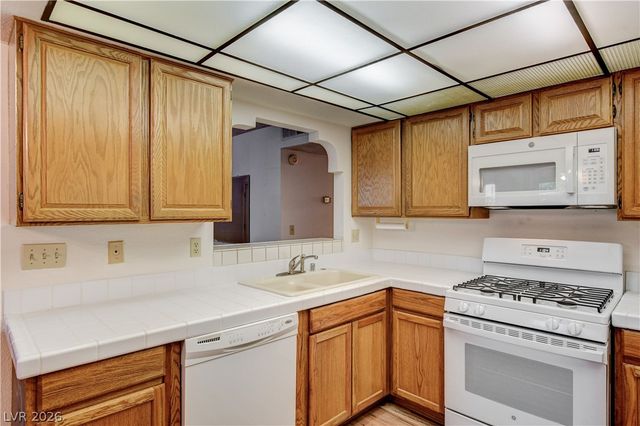 1751 East Reno Avenue 105, Las Vegas, NV 89119