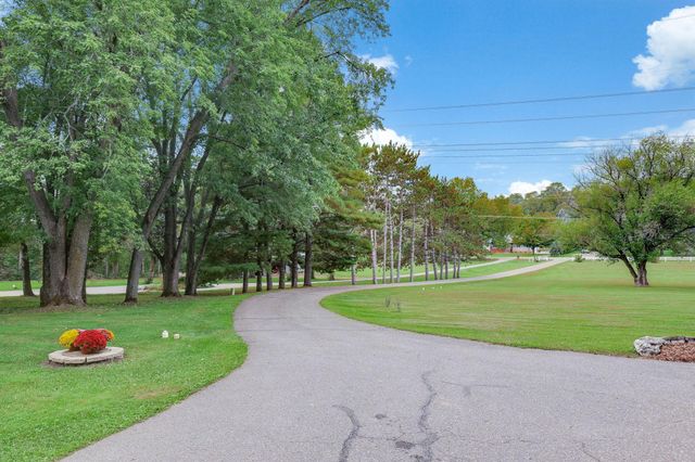 1401 Omaha Avenue N, Stillwater, MN 55082