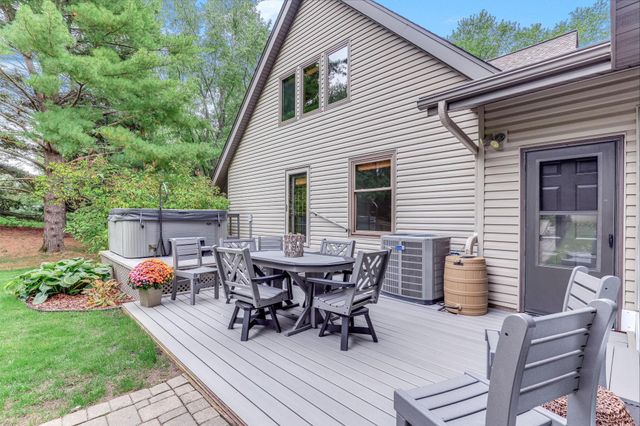 1401 Omaha Avenue N, Stillwater, MN 55082