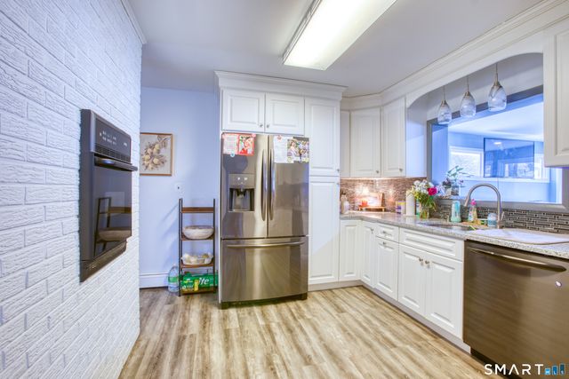 4 Edmond Road, Bethel, CT 06801