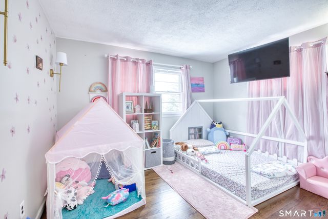 4 Edmond Road, Bethel, CT 06801