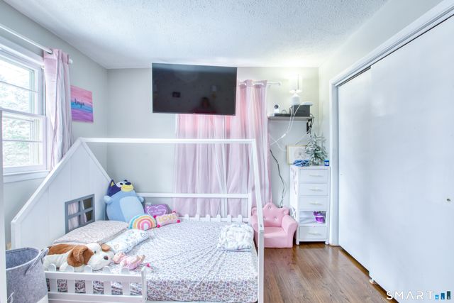 4 Edmond Road, Bethel, CT 06801