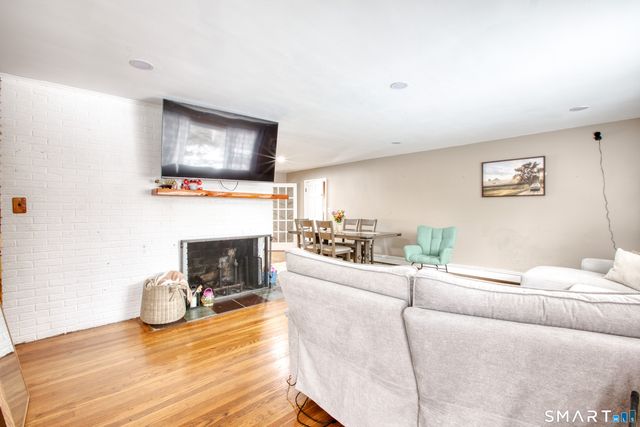 4 Edmond Road, Bethel, CT 06801