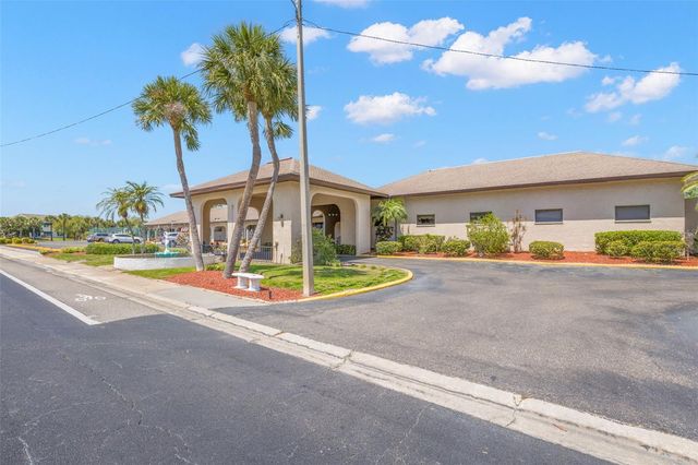 6600 100TH WAY N 24B, St Petersburg, FL 33708