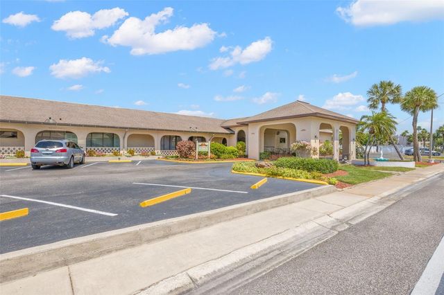 6600 100TH WAY N 24B, St Petersburg, FL 33708