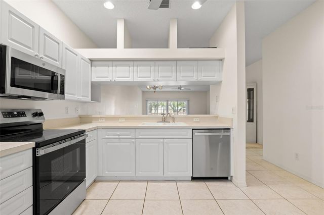 6600 100TH WAY N 24B, St Petersburg, FL 33708