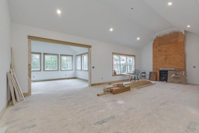 54 Haystack Circle 9-96-2, Pelham, NH 03076