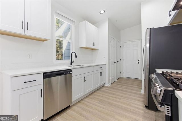 6385 Emerald Pointe Circle, College Park, GA 30349