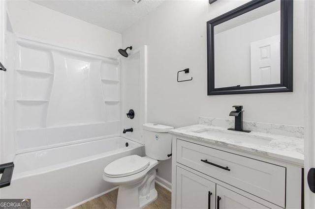 6385 Emerald Pointe Circle, College Park, GA 30349