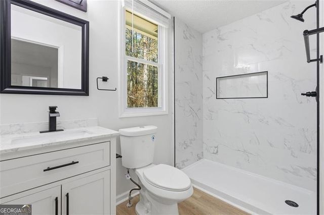 6385 Emerald Pointe Circle, College Park, GA 30349