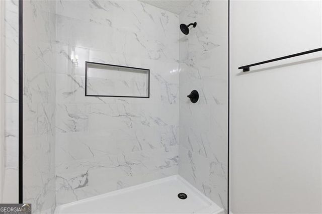 6385 Emerald Pointe Circle, College Park, GA 30349